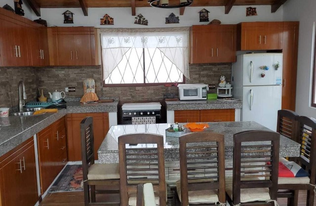 35 minutes from Quito airport country house in Pintag