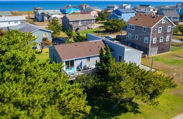 386 - Unique South Nags Head Ocean-Side Rental - 4 Lots from Ocean!