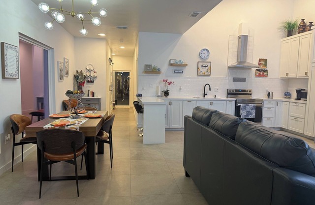 3BD-2.5Baths lovely townhome in serene McAllen