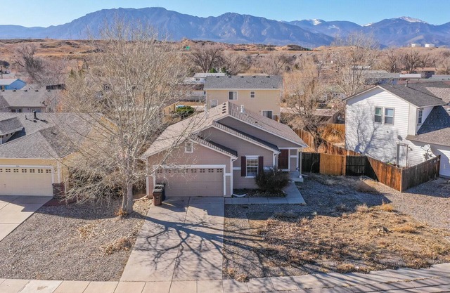 3BD Near Ft. Carson Value Stay! Dogs Friendly