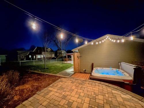 3Bed 2Bath Outdoor Oasis, Fenced Yard, HOT TUB!