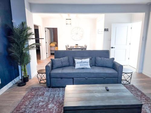3BR 1King 2Full 1Queen 1 Sofa Queen Beds DwnTwn Med Center