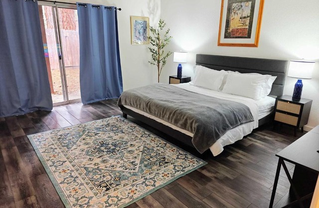 3BR Condo Near Lake & Skiing Sleeps 7