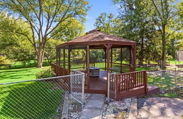 3BR Home + Spacious Yard w Gazebo | LCP Collection