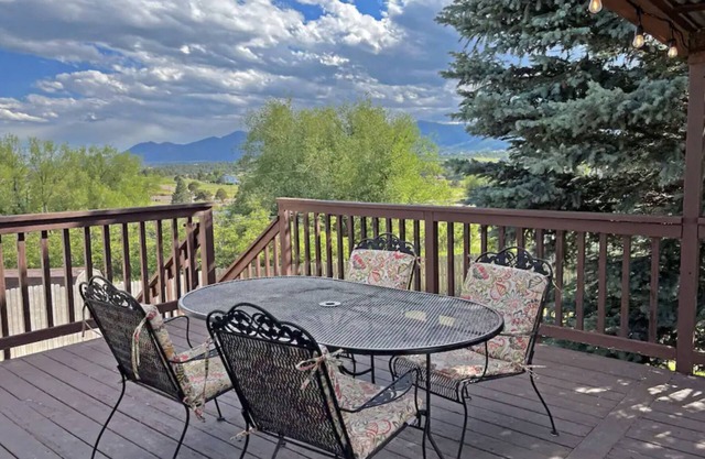 3BR Mountain Views! Family/Pet Friendly + Pool Table - 15 min to AFA