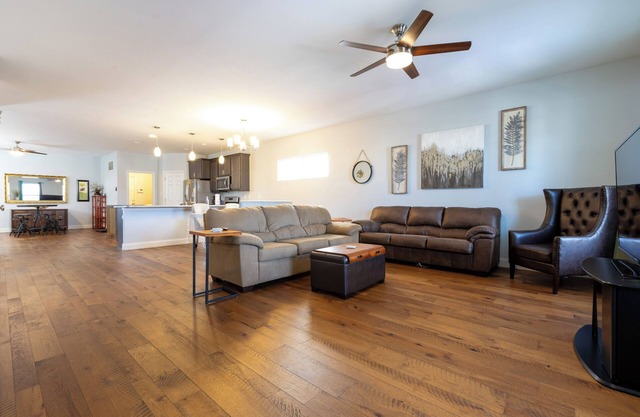 3BR Parkside Home/Perfect Location