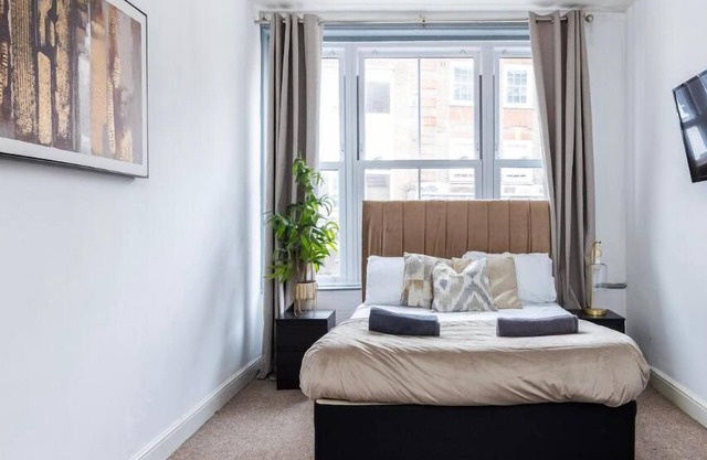 3BR Stunning Home HIGH STREET LOCATION by Luxiety Stays
