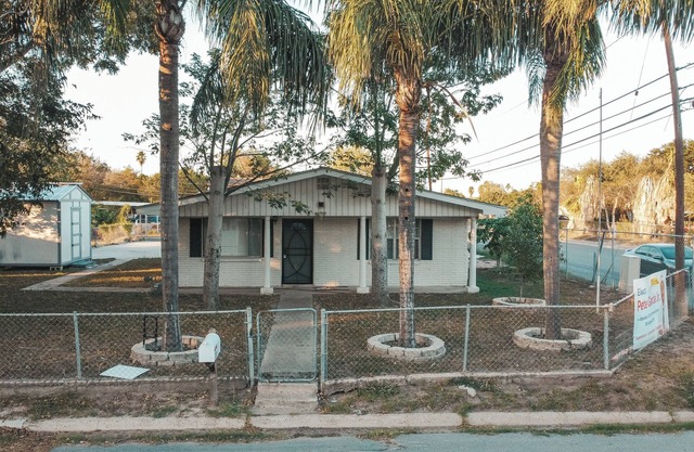 3BR Weslaco Home, Near Progresso & Outlet Mall with WiFi, AC