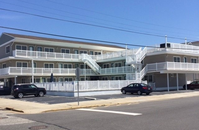 3rd Floor, End Unit, Perfect For A Small Family In Beautiful North Wildwood!