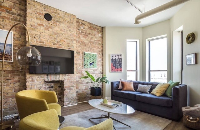 3rd Floor Flat in River North - 3N