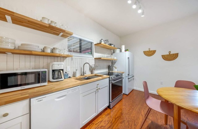 3rd St Casita (Kathryn & Joey)