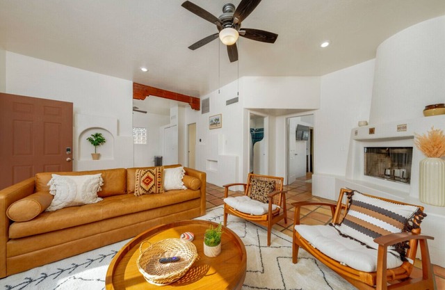 3rd St House (Kathryn & Joey)