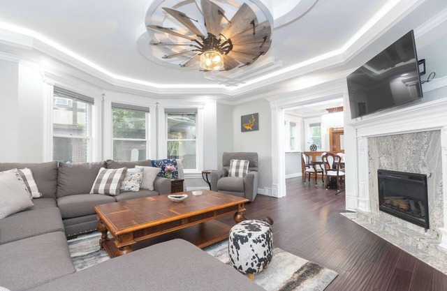 4 BDR Lake Geneva Estate Across from Beach!