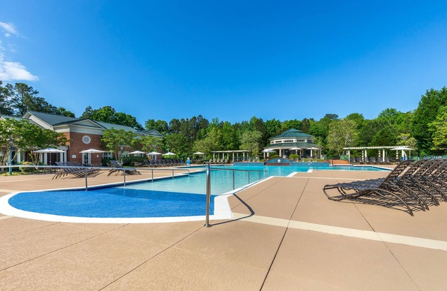 4 BDRM HUGE SLEEPS 12, 2 KITCHENS, 4 BATHROOMS, 2 LIVING RMS, SELLING OUT FAST!
