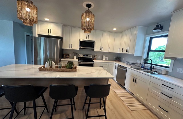 4 bed 3.5 bath - Gibraltar Road, Fish Creek
