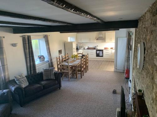 4 Bed - Historic Inn & Cider Pub - Free Parking