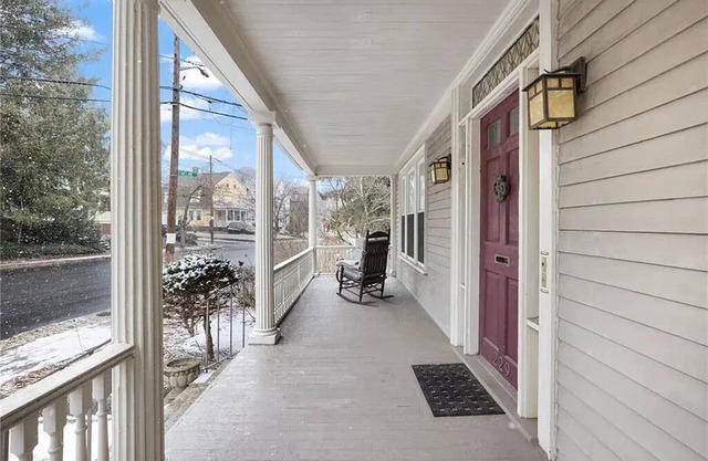 4-bedroom 2-bathroom home in lovely Providence near brown university w WiFi