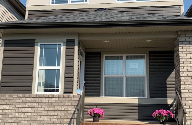 4-bedroom 4-bath new house