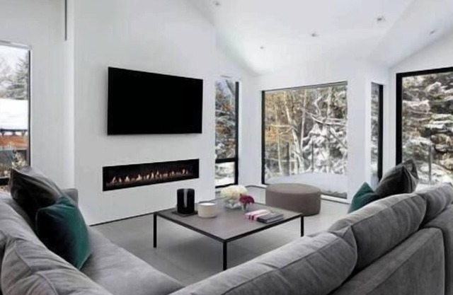 4 Bedroom 4 Bath West End Sleek Contemporary home!
