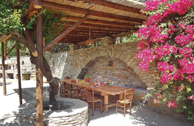 4 bedroom accommodation in Stenies Andros
