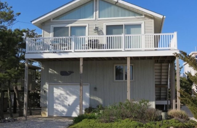 4 bedroom accommodation in Harvey Cedars