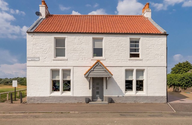 4 bedroom accommodation in Musselburgh