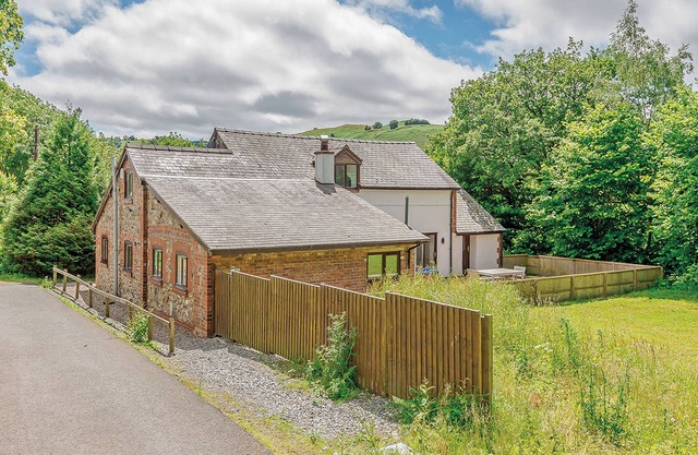 4 bedroom accommodation in Llangollen
