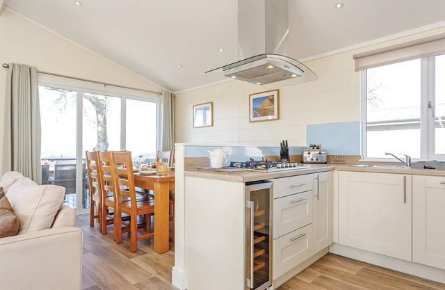 4 bedroom accommodation in Axminster