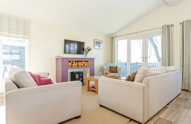 4 bedroom accommodation in Axminster