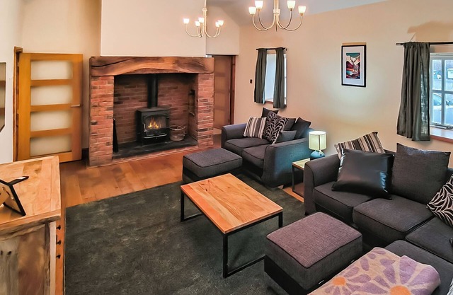 4 bedroom accommodation in Narberth