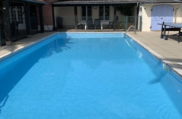 4 Bedroom Farmhouse private12m X 5m swim pool view of Pyrenees. Pet friendly