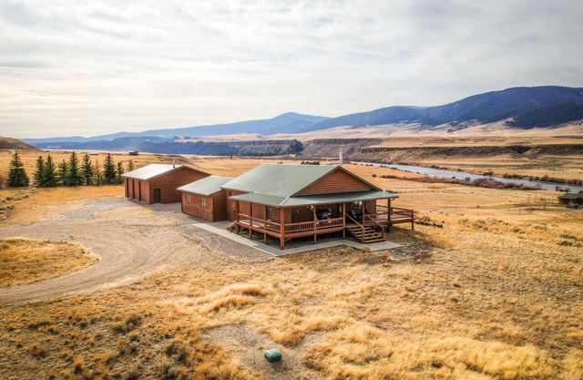 4 Bedroom Home on 20 acres with private access to the Madison River.