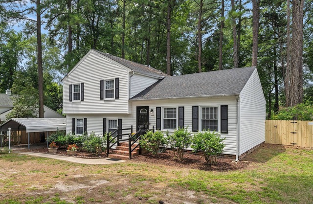 4-bedroom house in charming Midlothian 20 min to Richmond and Petersburg.