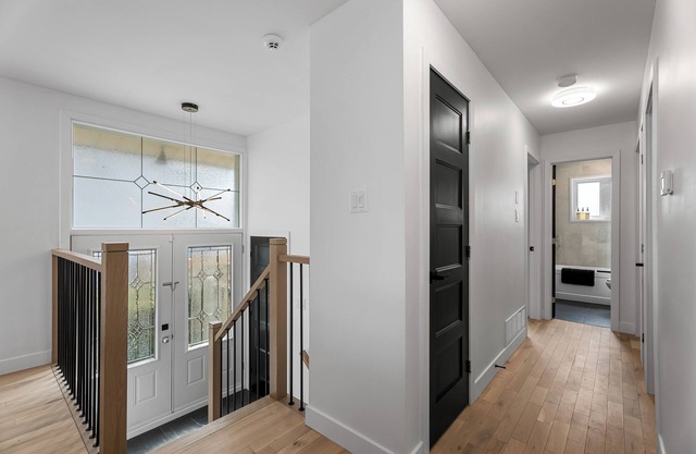 4-bedroom house in delightful Longueuil with AC, bar and karaoke