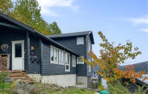 4 Bedroom Nice Home In Deknepollen