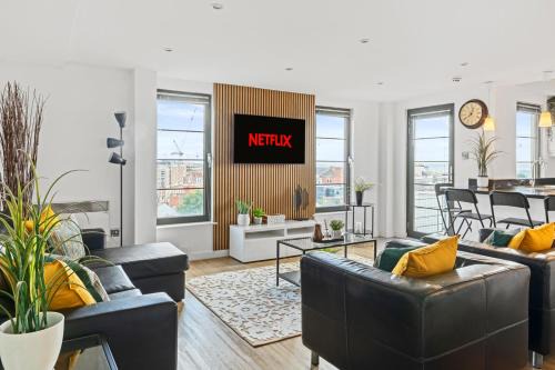 4 Bedroom Penthouse and Free Parking