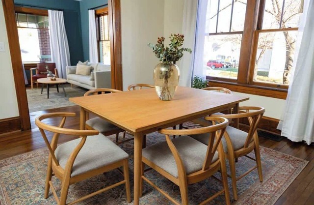 4 Bedroom Suite | Greenway | Food | Cocktails