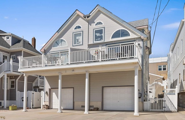 4 BR, 2.5 bath with incredible ocean views
