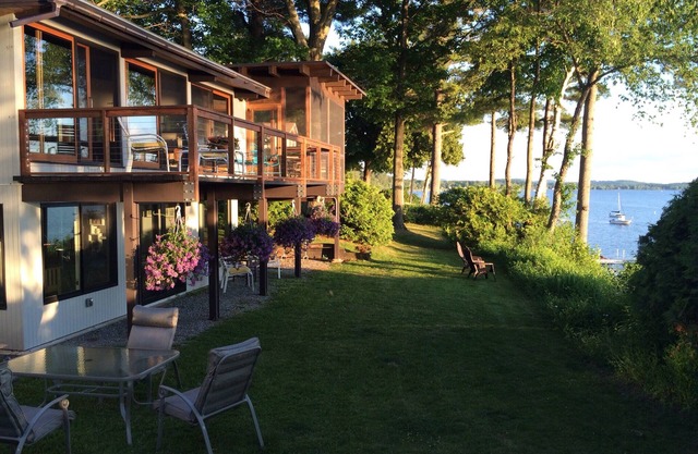 4 BR Burlington Lakefront Home with Mountain Views and Private Lake Access!