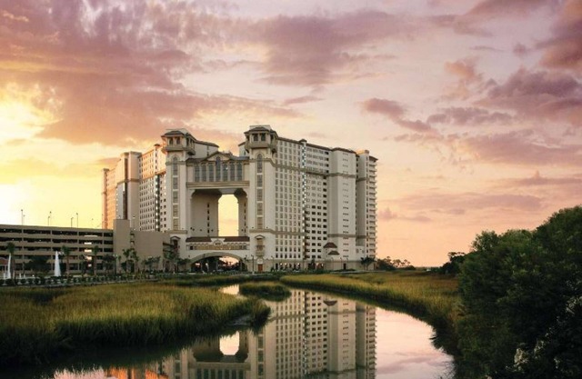 4 BR Condo - Watch Sunrise from Your Balcony