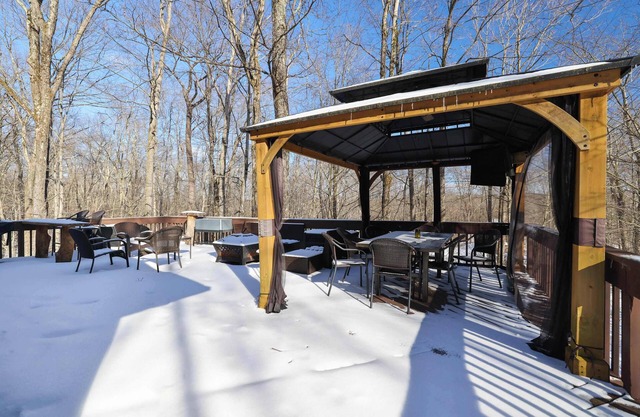4 Br Cozy Cabin Sleeps 8 Pool Table Arcade Beach