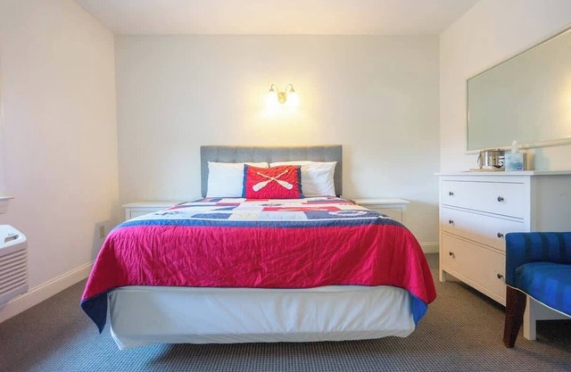 #4 | Comfy Room w/Queen-bed