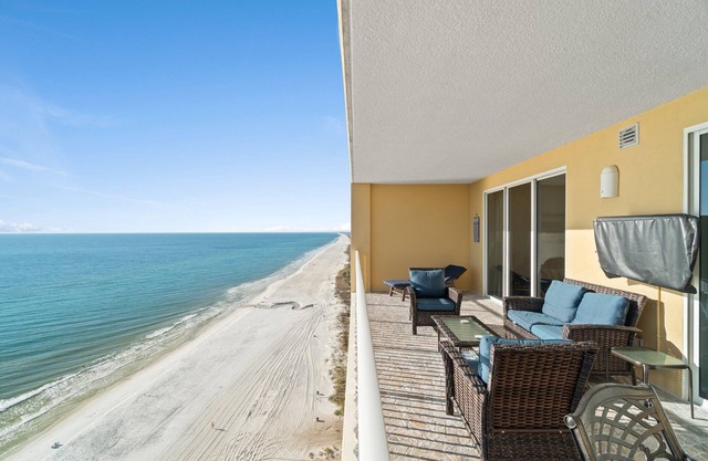 4 Free Beach Chairs & 2 Umbrellas, Updated Beach-Front Condo, Large Balcony!