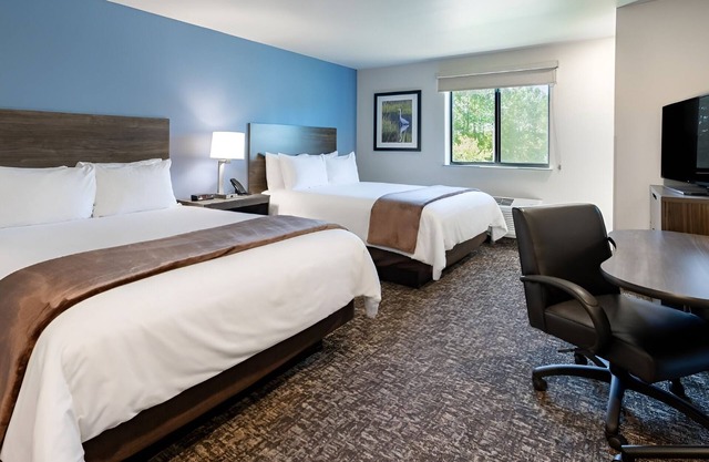 4 Homey and Pet-Friendly Rooms with Kitchen Near Shopping, Dining, &Major Hubs