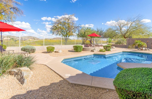 4 King Beds & Pool * can be heated