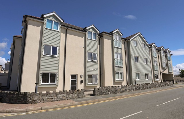4 PEN LLANW TIDES REACH, pet friendly in Rhosneigr