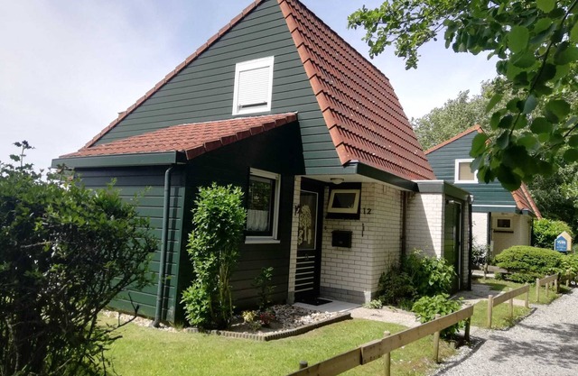 4 people House, detached, beach, terrace, great facilities