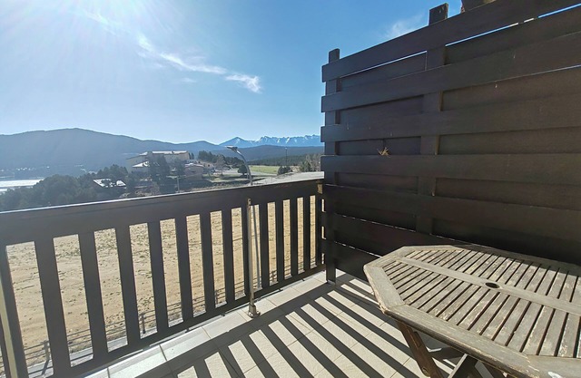 4-person apartment with lake view