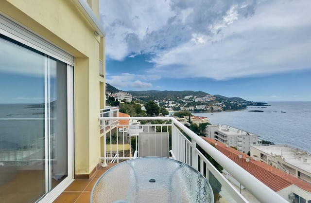 4. Wonderful sea views with communal pool