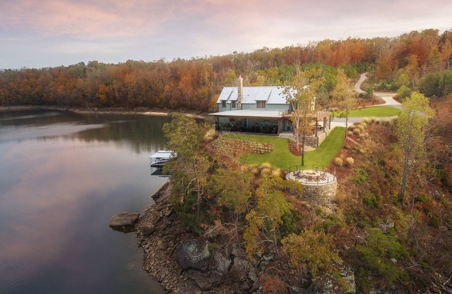 40 acres of privacy surrounded by water